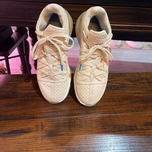 Size 9 - Nike LeBron 17 Low Easter